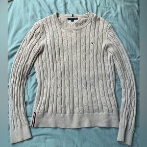 Medium sized Tommy Hilfiger sweater